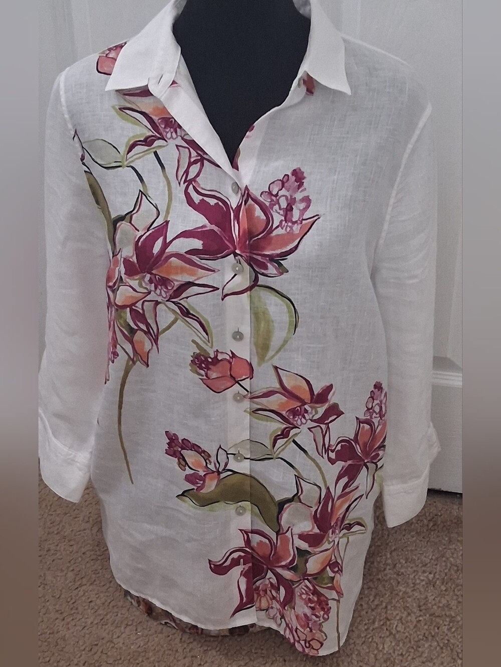 Chico's Linen Button-Down Shirt/Tunic With Pink Floral Print.    Size 1.5 (10)